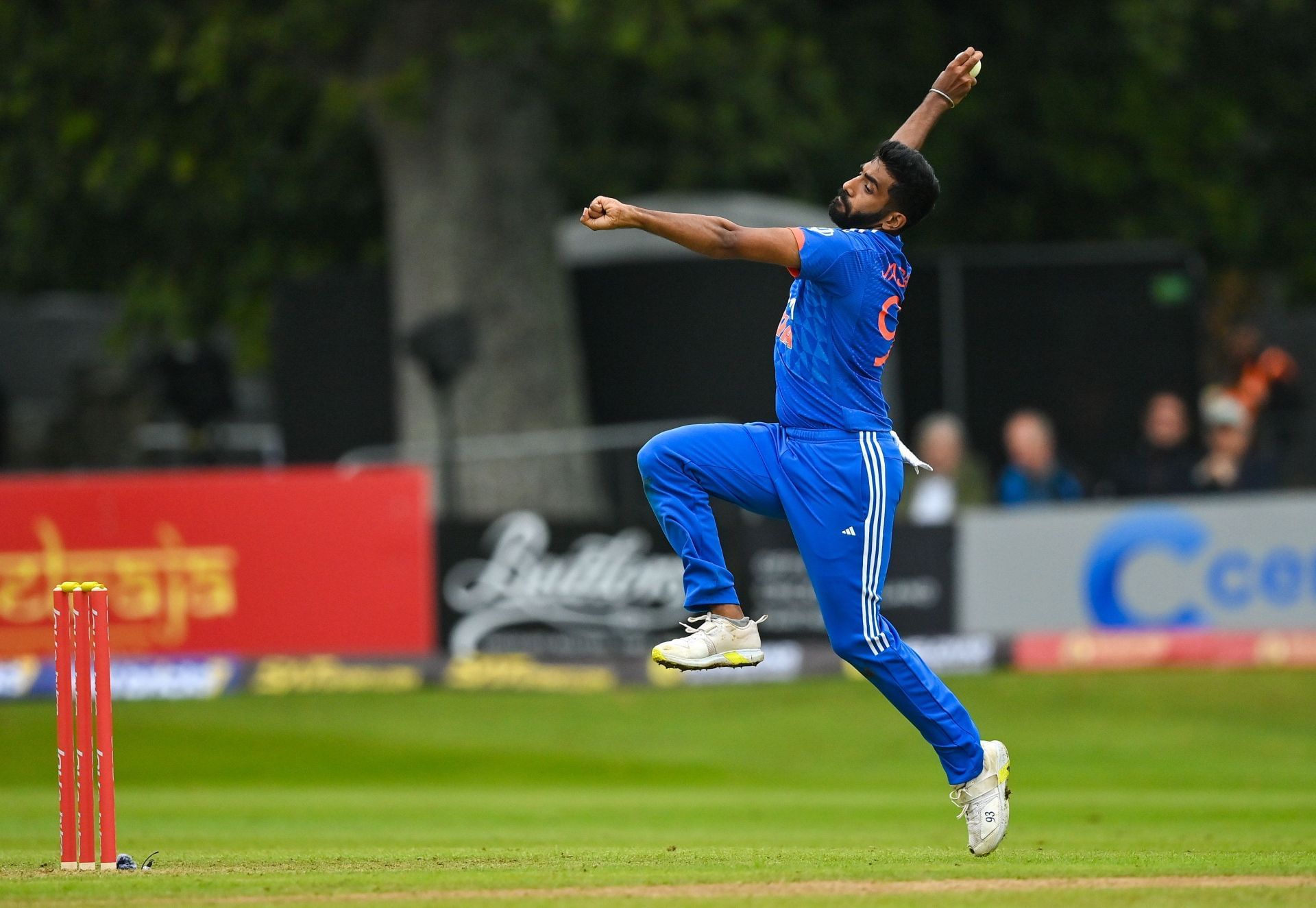 Asia Cup 2025: Jasprit Bumrah doing exceptionally tough job - Ryan ten Doeschate 